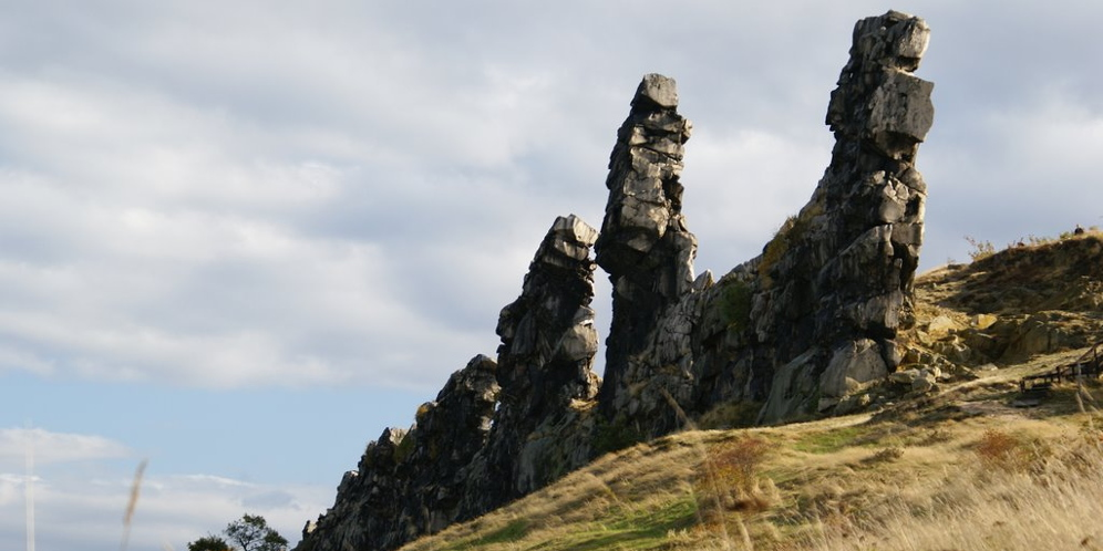 Tebing Batu di Jerman Konon Dibuat Iblis LAzone id